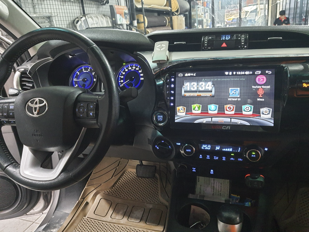 Toyota Hilux gắn màn hình android Winca S300+